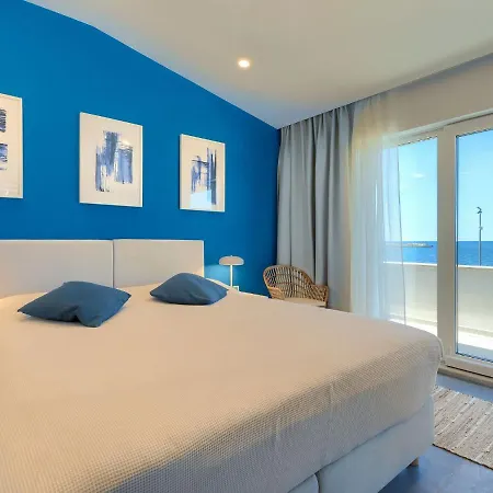 Apartament Penthouse Mira By Interhome